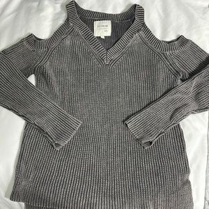 Cotton On Cold Shoulder‎ V-Neck Knit Sweater Gray Ribbed Slit Hem Medium